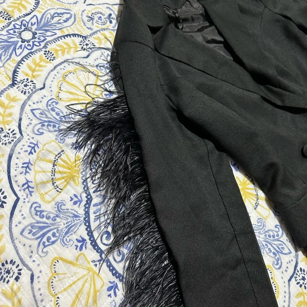 Blazer - Picture 3 of 5